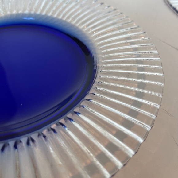 Vintage Pier 1 Ribbed Glass Plates with Cobalt Center - Picture 8 of 11